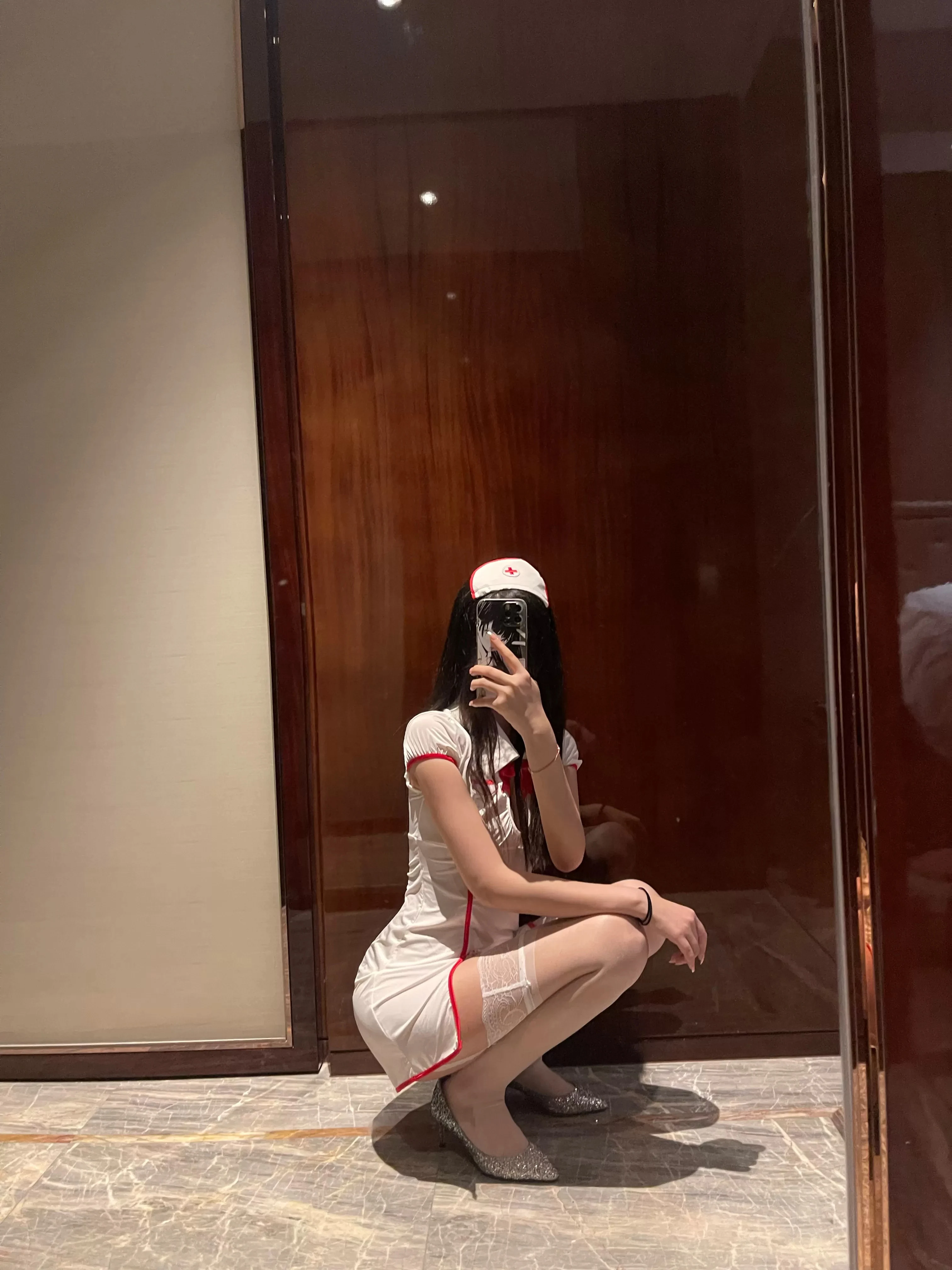 梦里一只喵 – 白丝护士小姐姐 39P